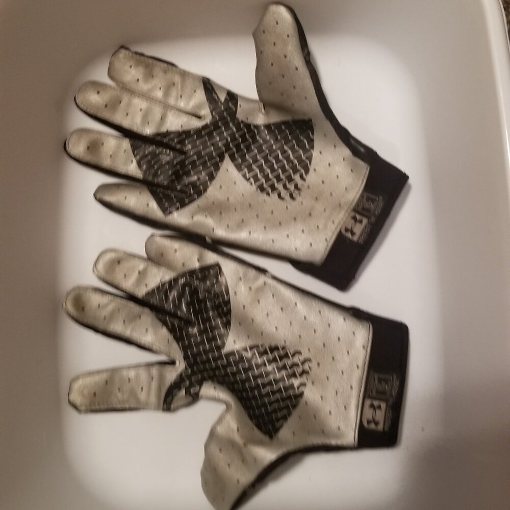 Underarmour football gloves